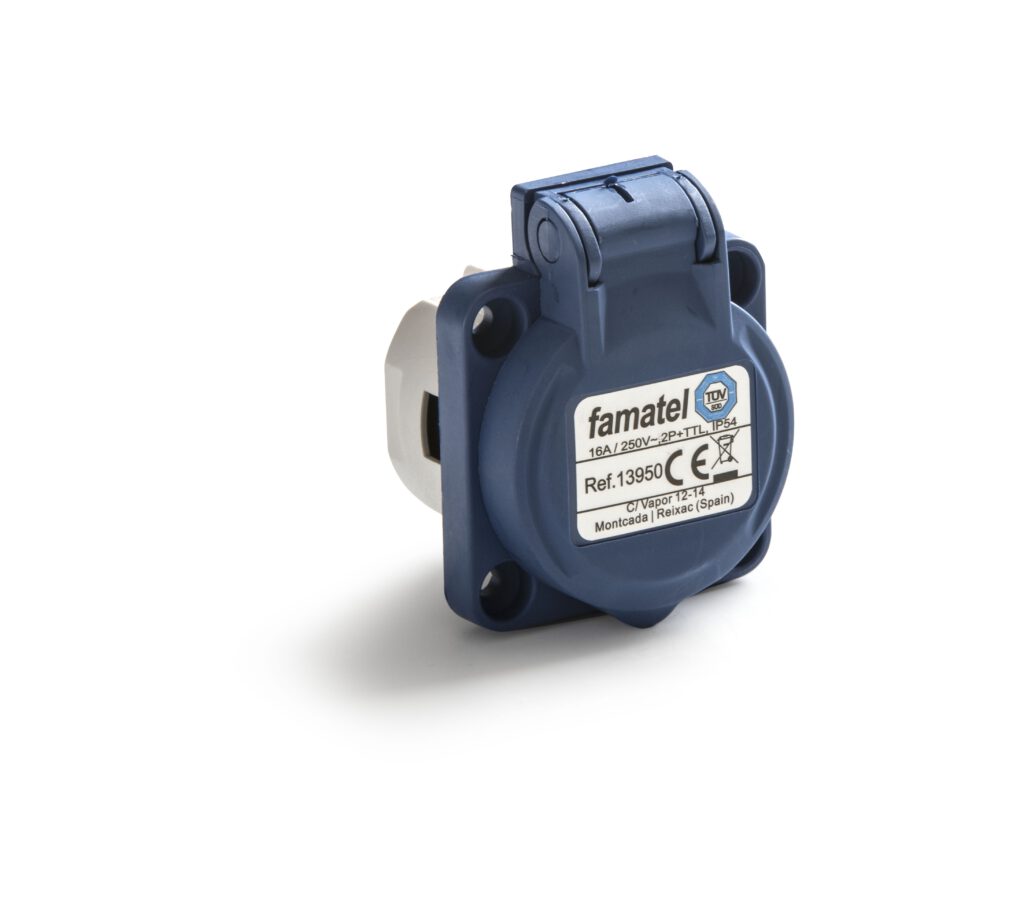 FAMATEL - BASE ENCHUFE EMPOTRAR 16A 230V C/TTL IP54
