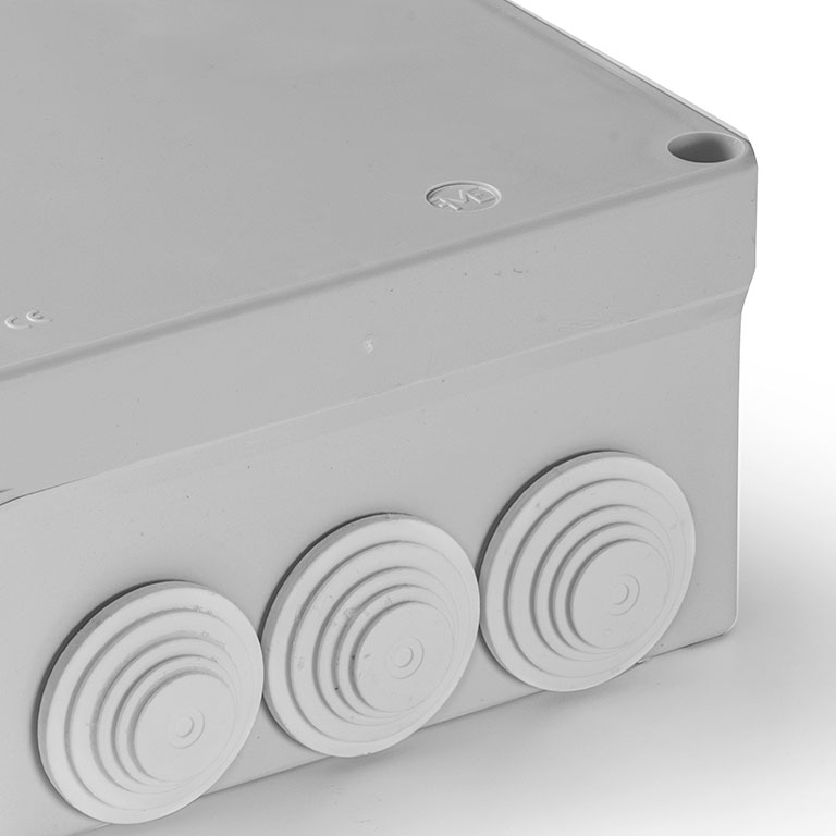 FAMATEL - CAJA DERIVACION ESTANCA 103X103 7 CONOS TORNILLOS IP55